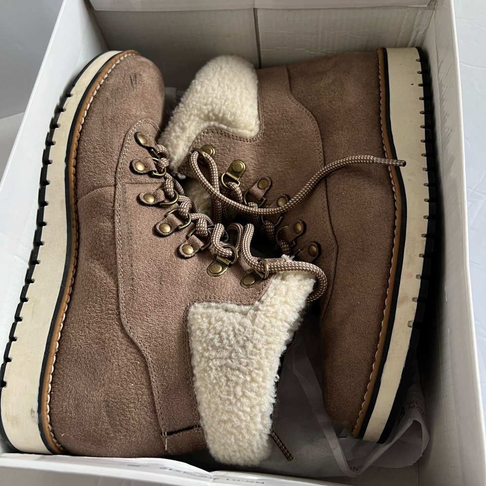 White Mountain boots